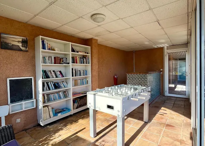 Cosy A 100m De La Hyères